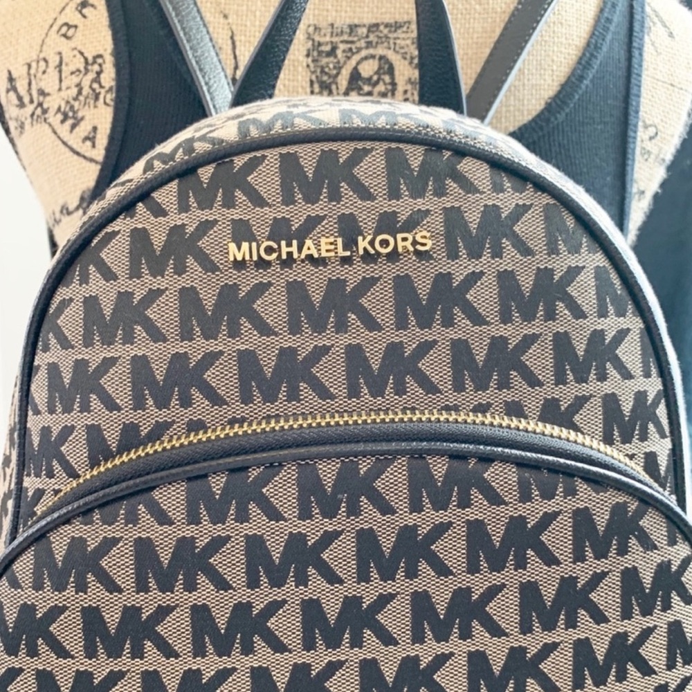 New Michael Kors Jacquard Backpack - Picture 3 of 9